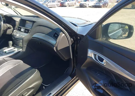 2017 Infiniti Q70 3.7X z USA, uszkodzony, nr VIN JN1BY1ARXHM770637